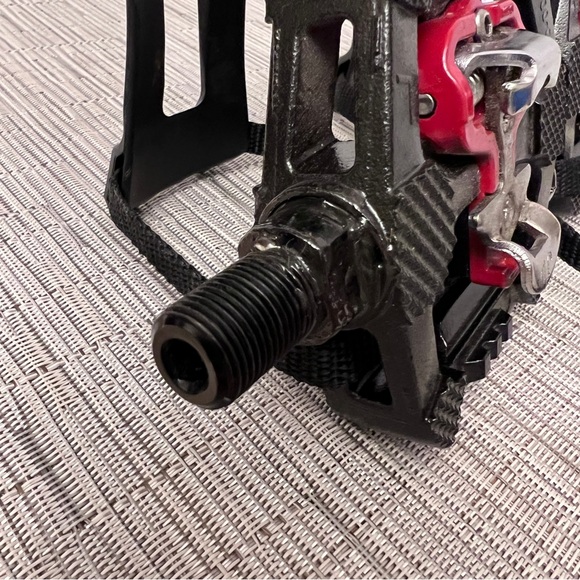 Echelon EX-4S EX-4S+ Connect Bike Right pedal with Foot Cage Cycling Pedals - Picture 12 of 14